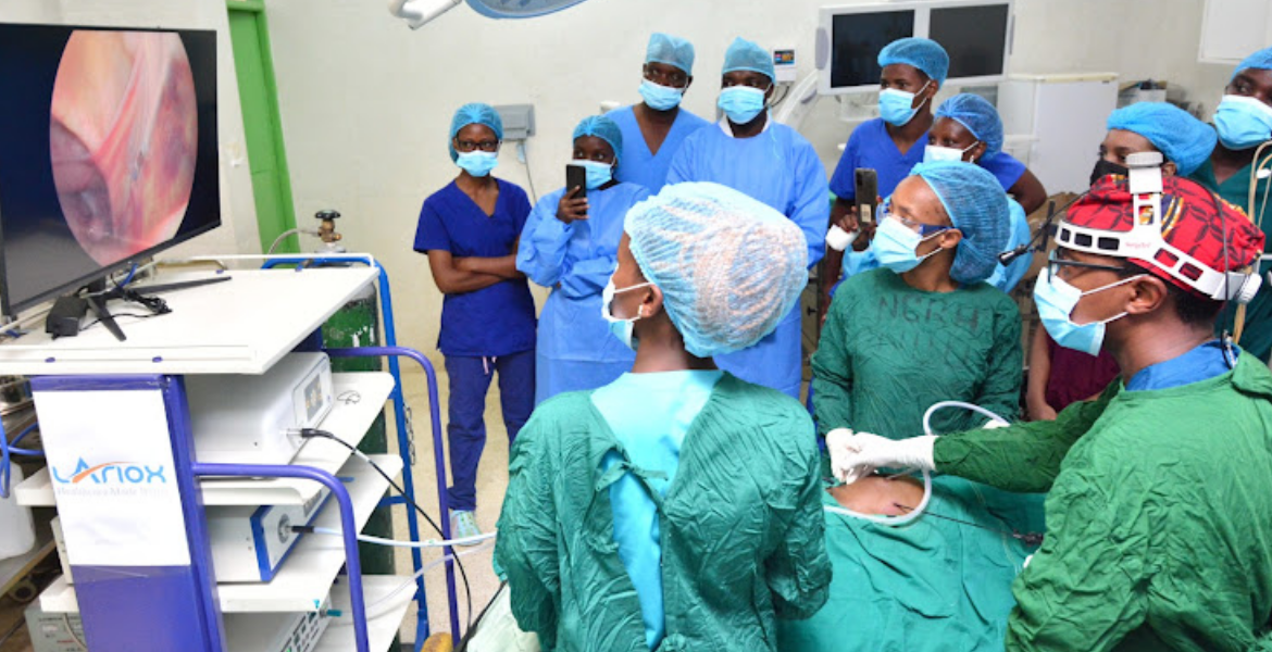 Doctors and Nurses During a Surgery How to Secure One of the 1,500 Nursing Positions in Saudi Arabia
