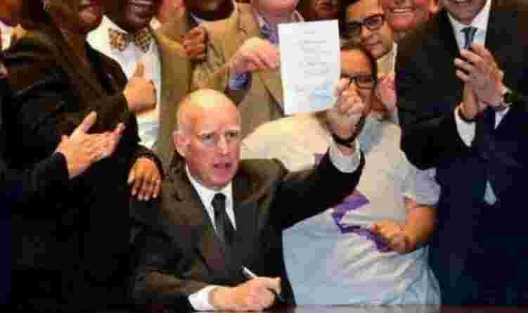 California Governor Signs 'Sanctuary State' Bill in Response to Trump's Immigration Policy