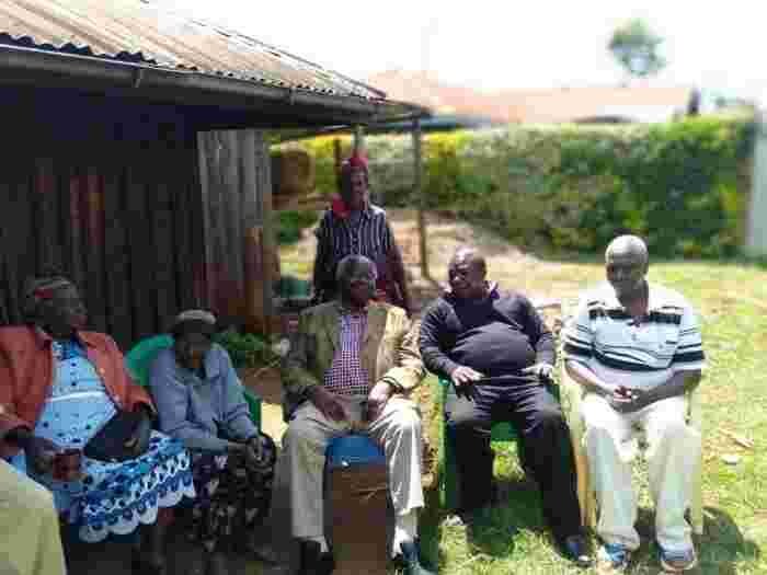 Why Photo of Retired President Mwai Kibaki Visit to His Sister’s Home on Christmas Has Baffled Kenyans Online