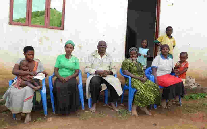 94-Year-Old Father of over 100 Children Marries 4 New Wives