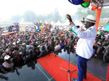 Raila Disowns Independent Candidates, Kalonzo Embraces Them