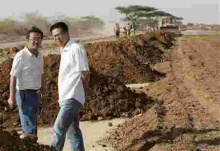 Three Chinese Contractors Videotaped Beating Up Kenyan Man at a Construction Site [VIDEO]
