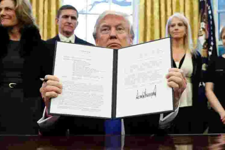 Trump Mulls New Executive Order to Replace Travel Ban
