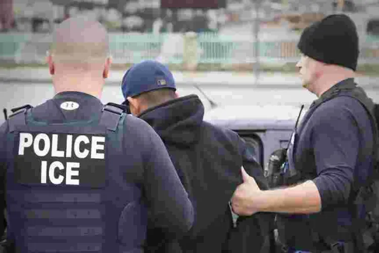 ICE Nabs 150 Immigrants as 800 Others Escape Arrest after Mayor’s Warning