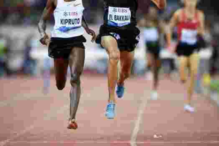 Kenya's Conseslus Kipruto Races with One Shoe to Win Gold in Zurich, Switzerland [VIDEO]
