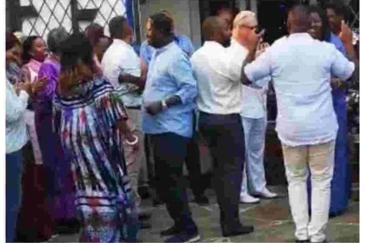 Video of President Uhuru, Joho, Odingas Dancing During Raila's Birthday Party Goes Viral Online 