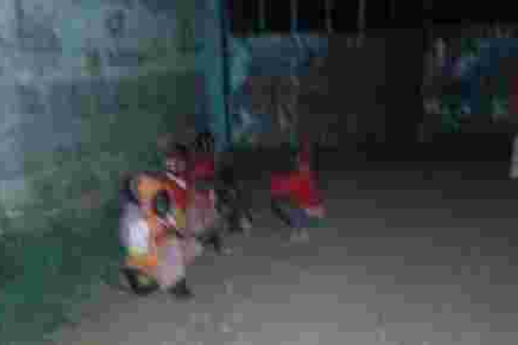 Photo of Small Kenyan Kids Waiting Outside School Gate at 5:30am Causes a Stir Online