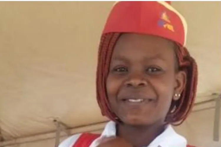 Honest Kenyan Hotel Waitress Returns Sh60,000 Dropped by Customer