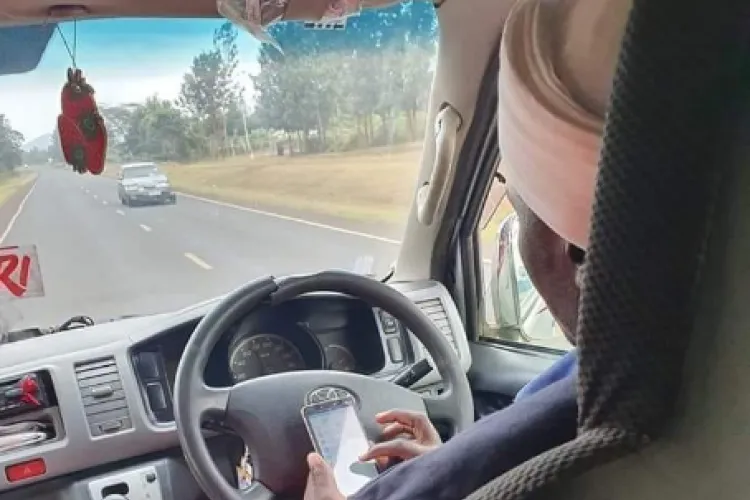 Photos of Akorino Matatu Driver Using His Phone while Doing 80km/h Go Viral 