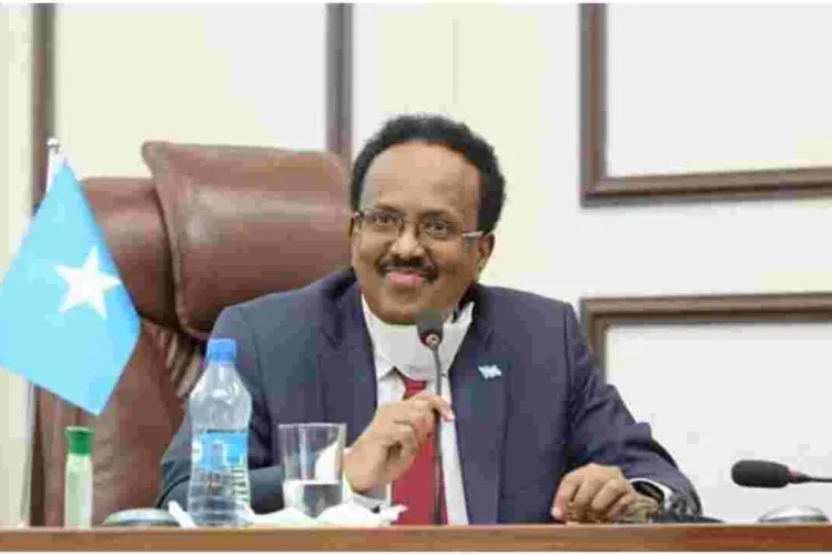 Somalia President Farmaajo Signs Law Extending His Stay in Power By Two Years 