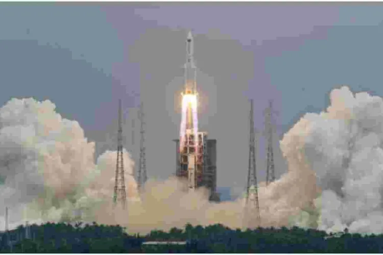 Debris of Rogue Chinese Rocket Lands in the Indian Ocean 