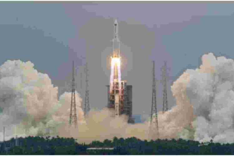 Debris of Rogue Chinese Rocket Lands in the Indian Ocean 