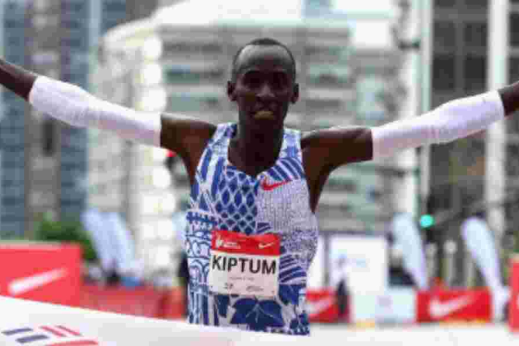 Kiptum Breaks Kipchoge’s Record in Stunning Fashion at Chicago Marathon