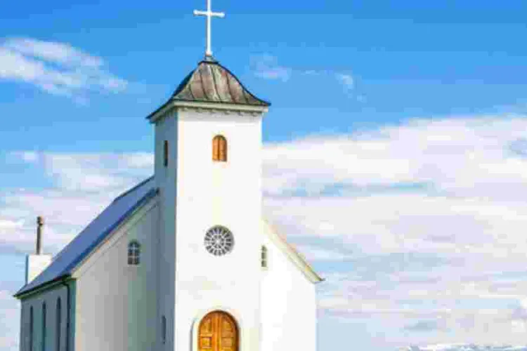 Most Kenyans Prefer Meeting Partners in Church - Poll