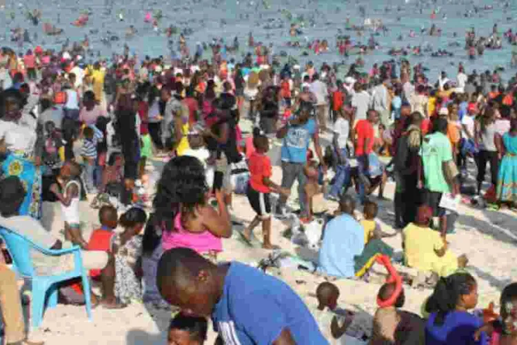 67 Children Lost on Mombasa Beach Celebrate Reunion With Family 