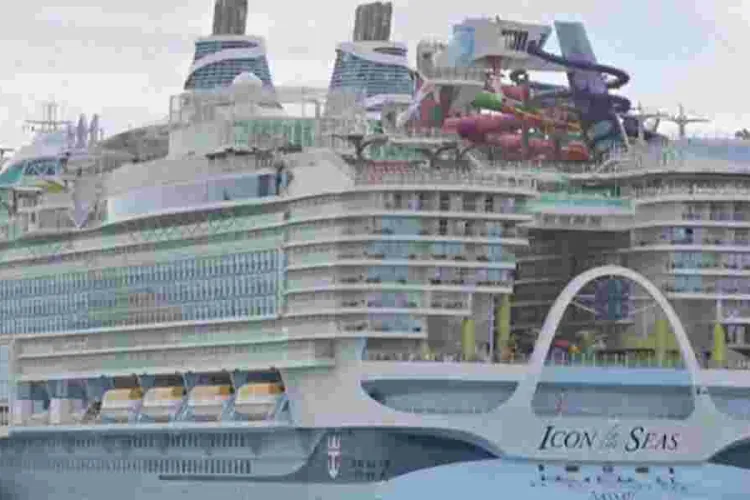 Icon of the Seas Leaves Miami as the Largest Cruise Ship Ever