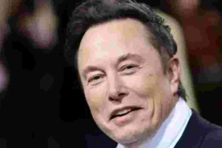 Elon Musk Takes Jab at Meta Over Facebook, Instagram Outage