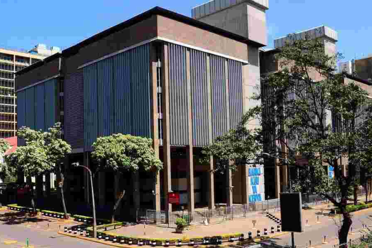 Kenyan Banks Tighten Credit as Shilling Weakens