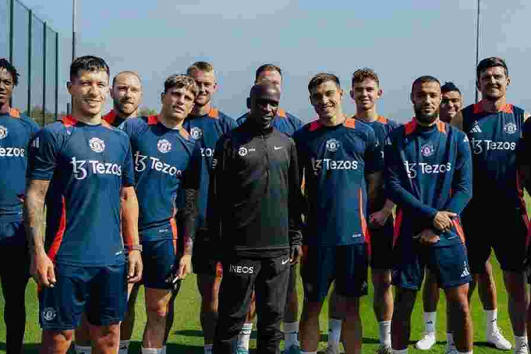 Marathon Legend Kipchoge Inspires Man United Squad at Carrington