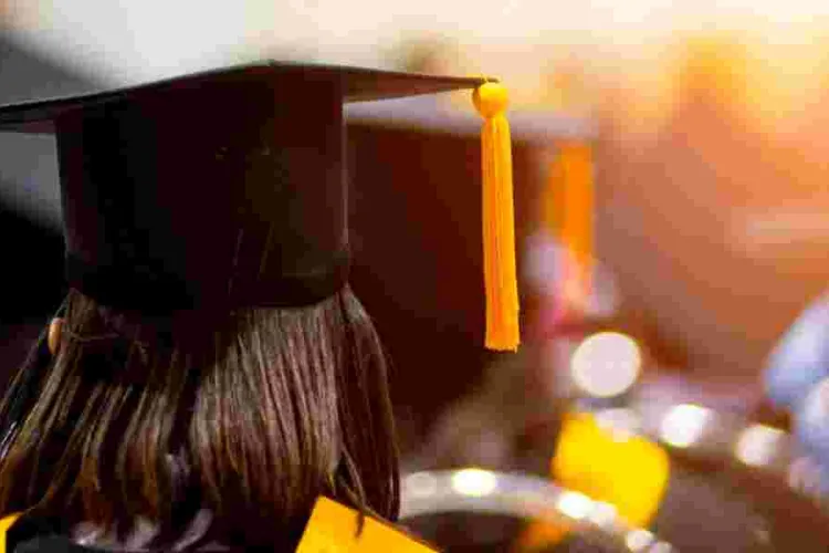 How Kenyans Are Increasingly Staging Fake Graduation Photos