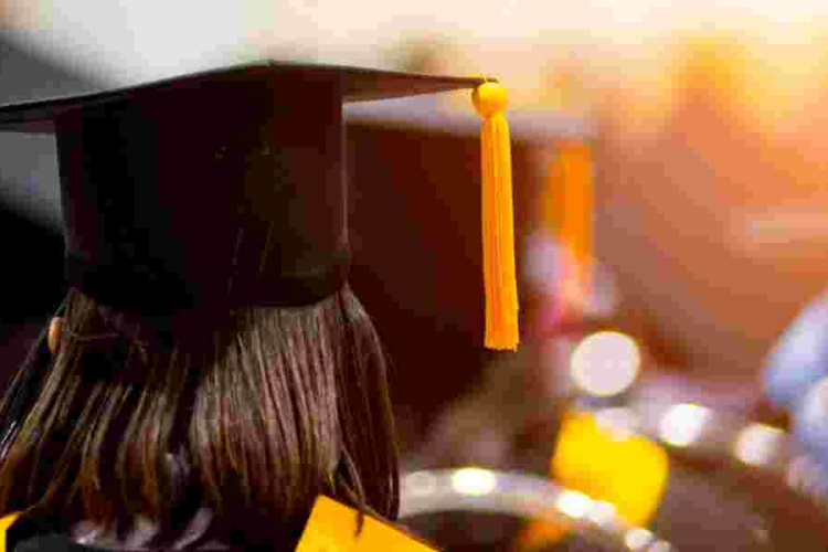How Kenyans Are Increasingly Staging Fake Graduation Photos