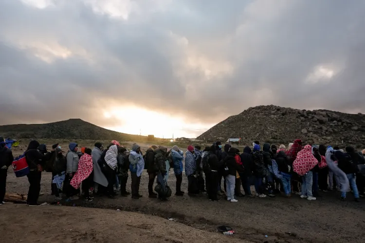 Migrants Choose Self-Deportation as Trump Nears Office