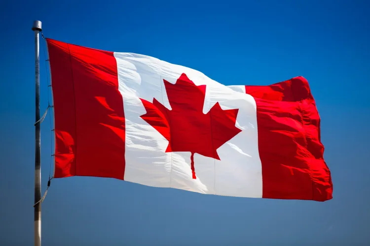 Canada's Immigration Backlog Falls Below 900,000 in 2025