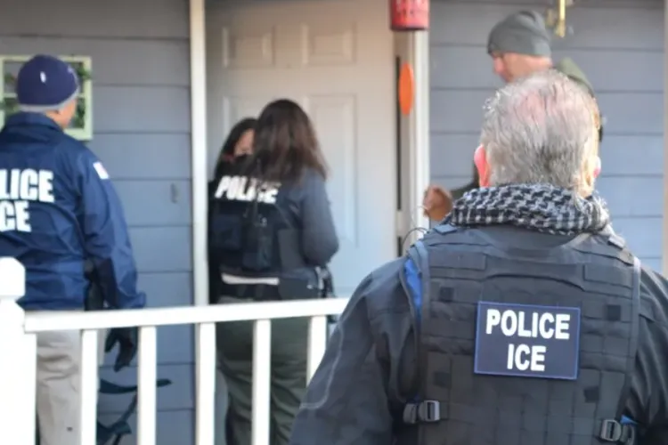 Illinois Landlords Ordered to Pay $80,000 for Threatening to Report Tenants to ICE
