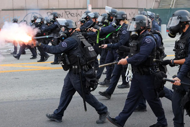 Los Angeles Under Tight Security as Immigration Protests Turn Violent