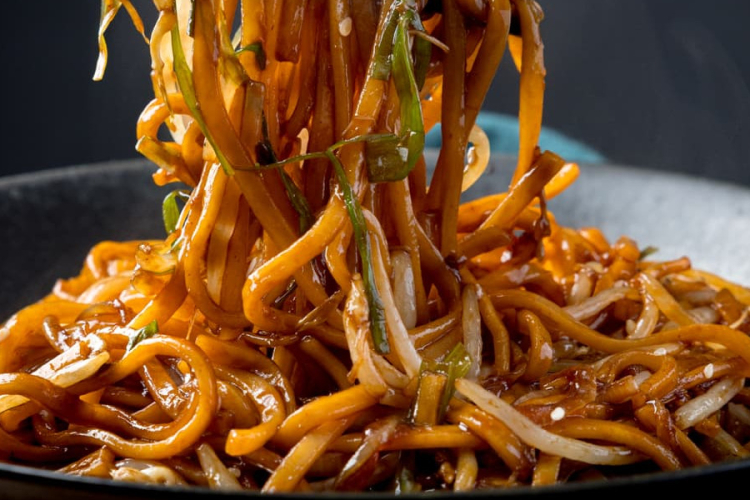 Kenyan Nutritionists Warn of Health Risks as Instant Noodles Become Household Staple