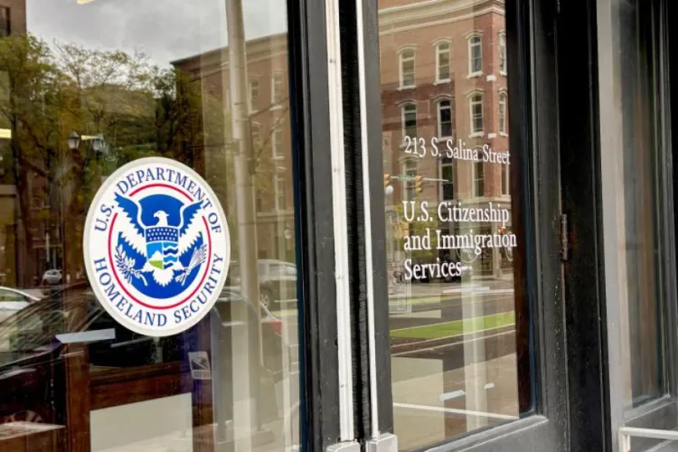 US Resumes Neighbourhood Checks in Citizenship Vetting Process