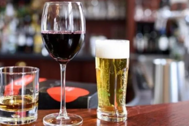 UK Issues Alcohol Safety Alert for Travellers to Kenya