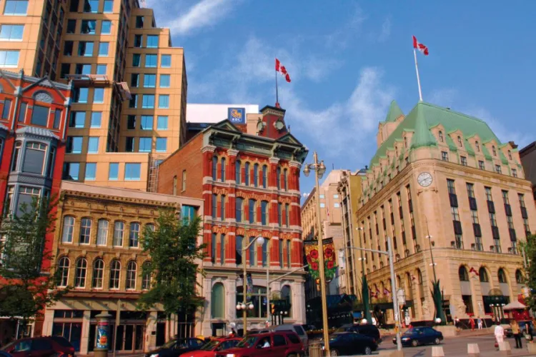 Canada Extends Open Work Permit Policy for Permanent Residency Applicants