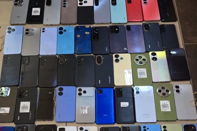 DCI Seizes 62 Suspected Stolen Phones in Kamukunji Raid