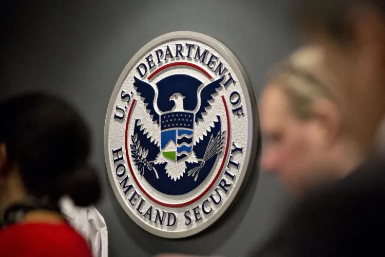 US Asylum Applicants Risk Losing Work Permits Over Unpaid Annual Fee