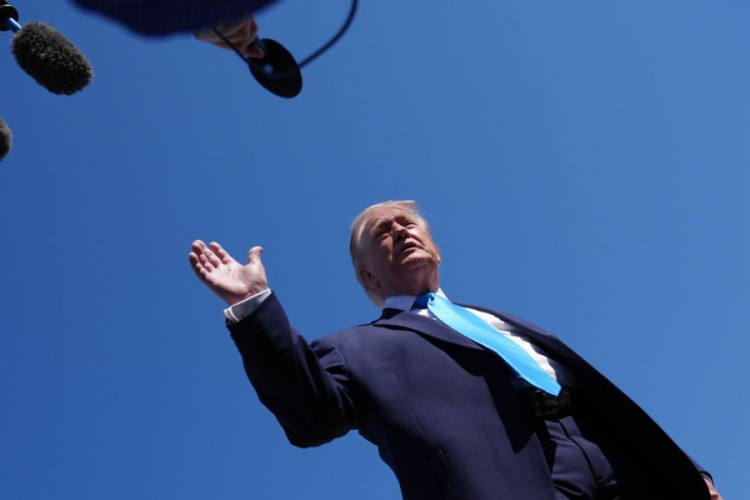 Trump Orders Banks to Increase Scrutiny of Customers’ Immigration Status
