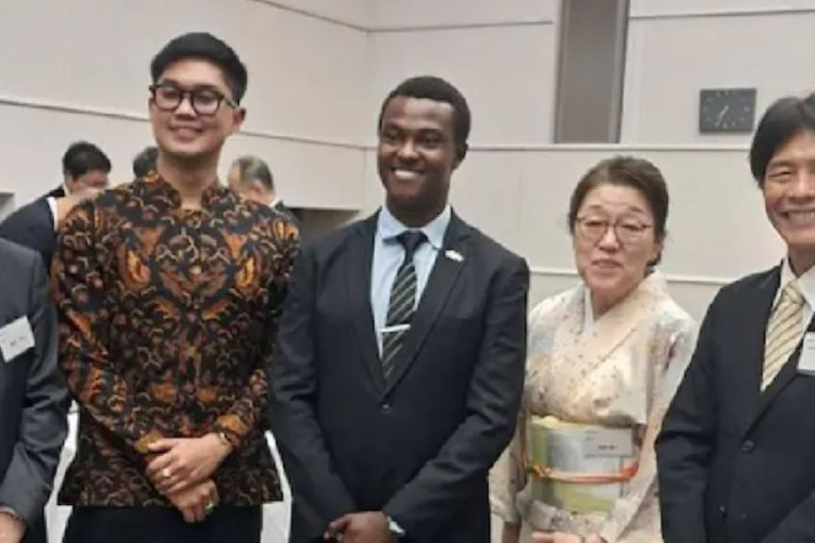 Kenyan Diplomat John Masila Named Valedictorian at Japan Language Institute