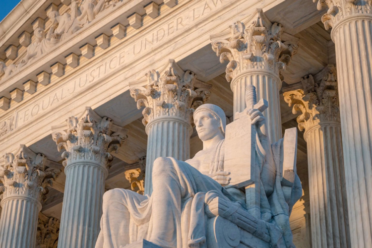 US Supreme Court Allows Border Officials to Detain Returning Green Card Holders Over Pending Charges