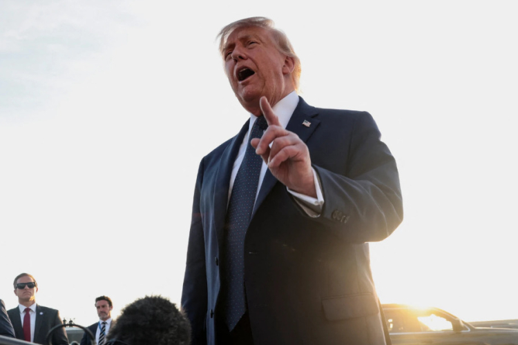 Trump Administration Proposes Sharp Hike in US Citizenship Fees, Ending Most Waivers
