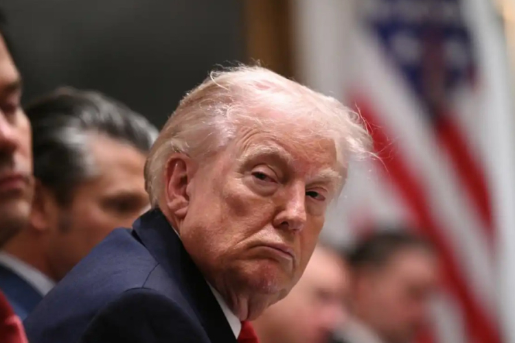 US to Toughen Citizenship Test as Trump Pushes New Naturalisation Standards