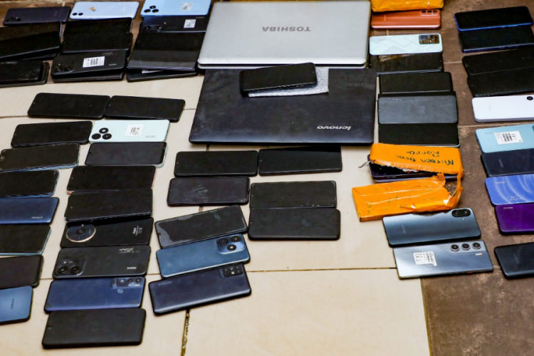 How Stolen Phones Are Resold: ARA Exposes Jogoo Road Syndicate, Seeks Sh7m