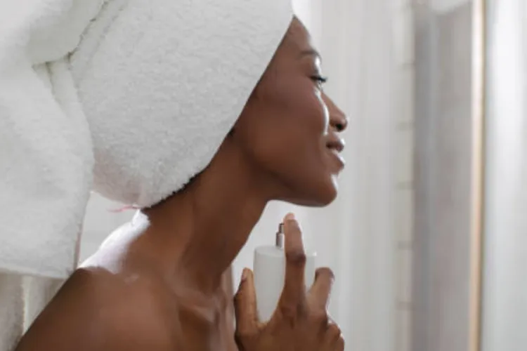 Does Perfume on the Neck Harm Your Thyroid? Here’s What Science Says
