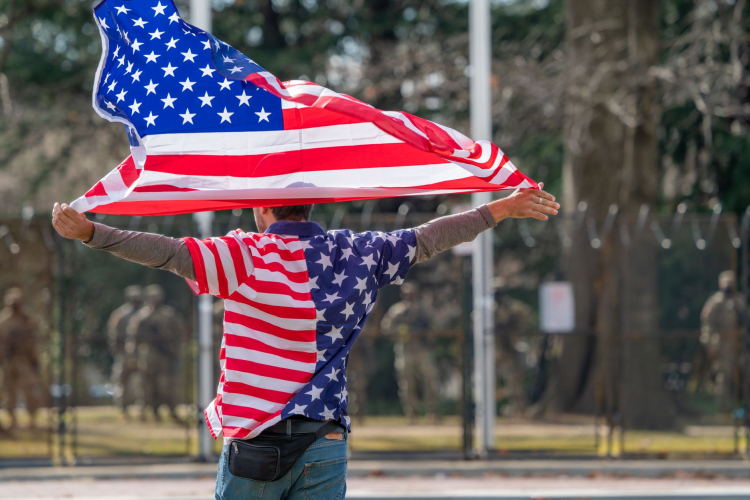 Record Number of Green Cards Issued by U.S. in 2025
