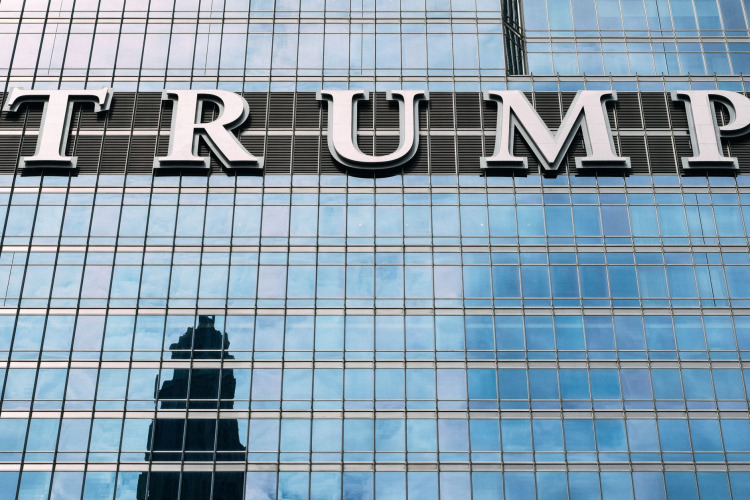 Trump Imposes 15% Tariff on Key Chip Material to Counter Chinese Monopoly
