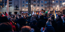Russian Dissidents Face Dual Pressures Amid Escalating Restrictions