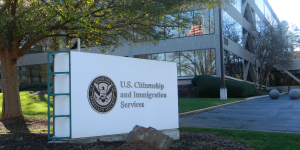 US Democrats Oppose New USCIS Green Card Policy, Demand Withdrawal