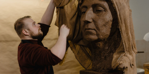 Sculptor Races Against Time to Honor Lionel Messi with Monumental Statue in Patagonia