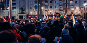 Russian Dissidents Face Dual Pressures Amid Escalating Restrictions