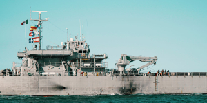 US-Iran Tensions in Gulf Escalate Amid Strikes and Asset Disputes